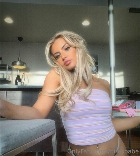 ebony lesbians onlyfans top picture