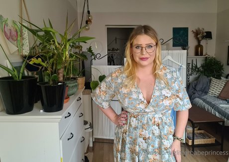 glitterbabeprincess model xxx pic