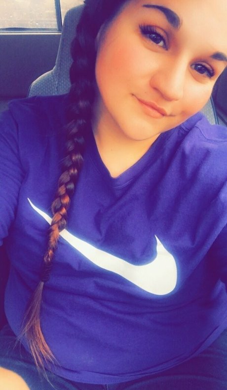 begformolly model exclusive pic