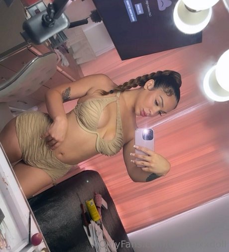 Winterxxdoll sexy star picture