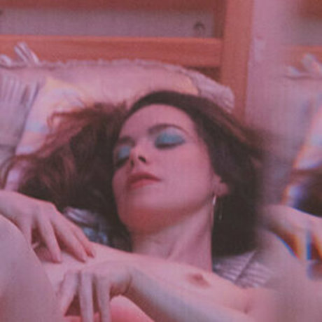 vauntasticvideo model hot img