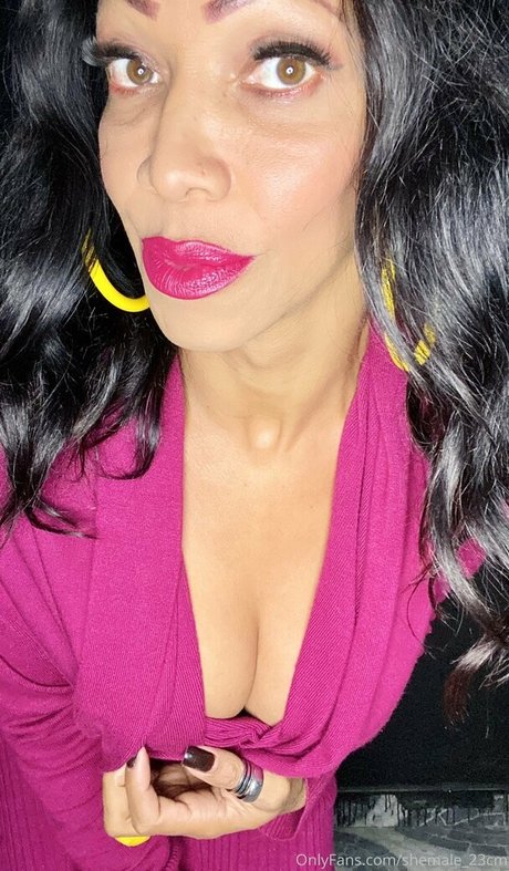 shemale 23cm model adult pictures