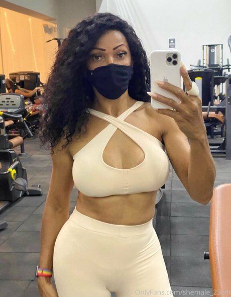 shemale 23cm star xxx galleries