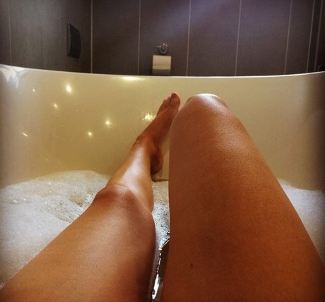 Clair Buckley hd actress img