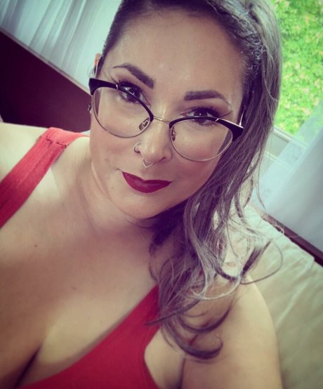 Penelope34J beautiful model photo