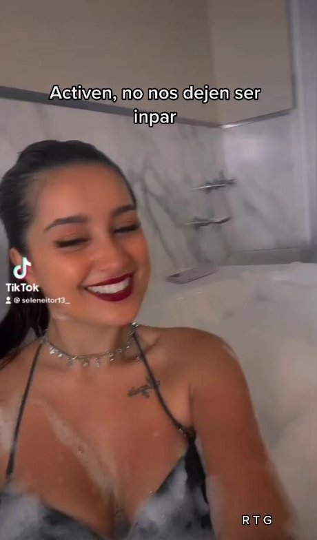 Seleneitor model perfect pictures