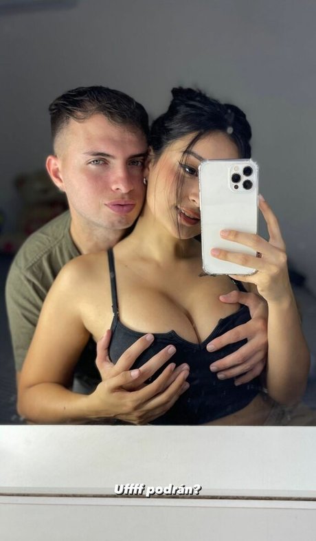 Seleneitor model sexy picture