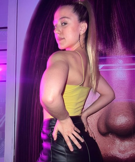 ampipenia pretty model image