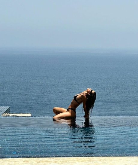 pregnant milf onlyfans adult pic