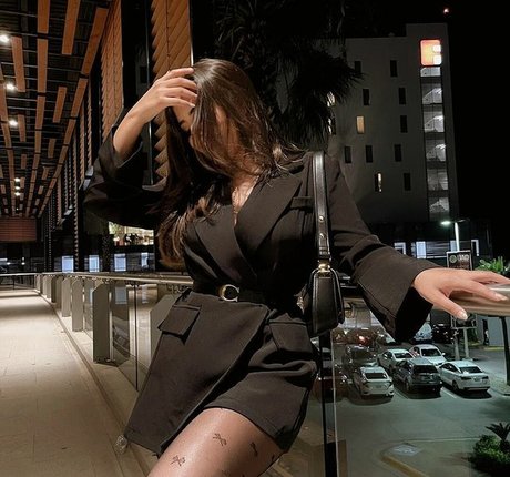 beautiful face onlyfans hd img