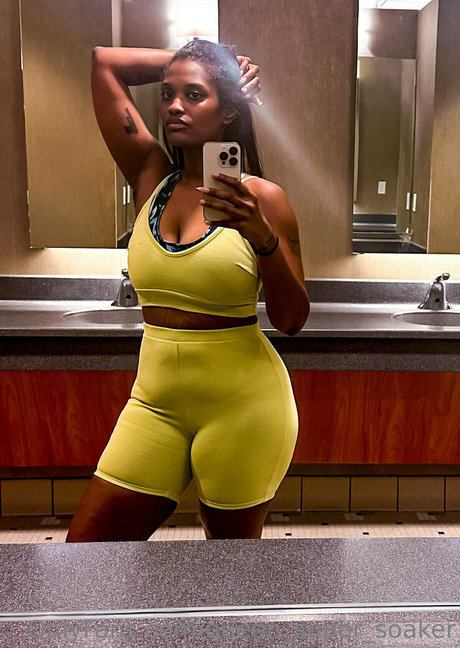 queen super soaker nude model archive