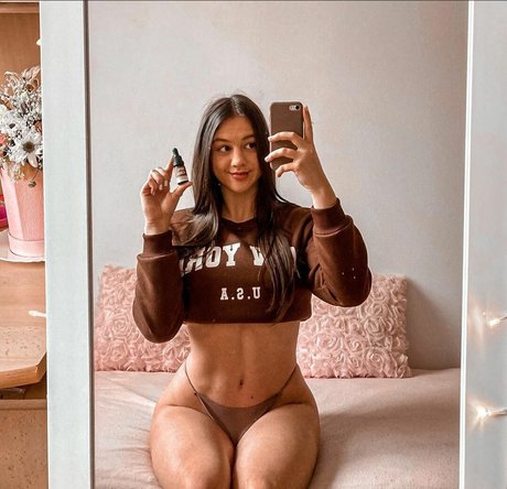 Lucia Mikusova nude pornstar galleries