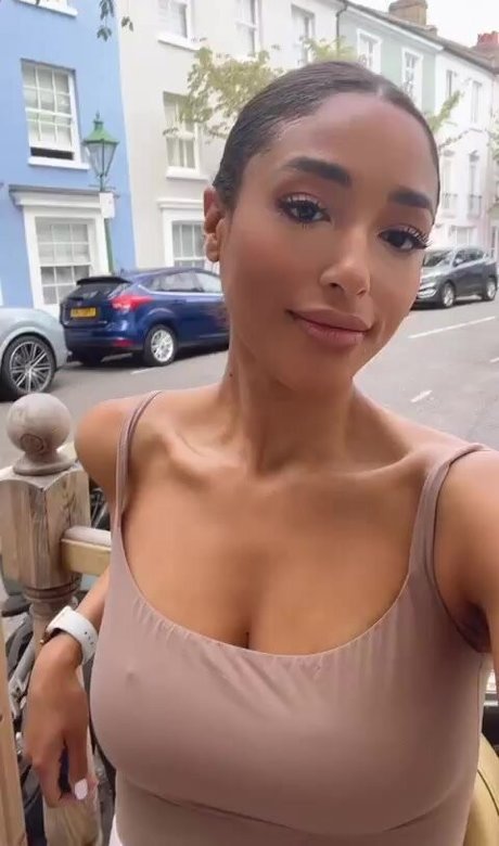 Shirin Olivia naked model img