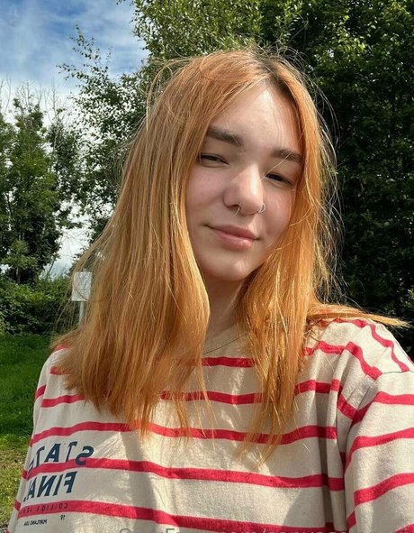 busty mom onlyfans free xxx image