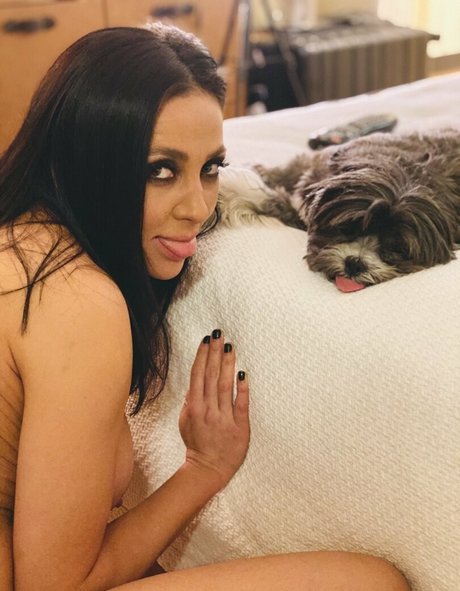 audreybitoni Profile Pic