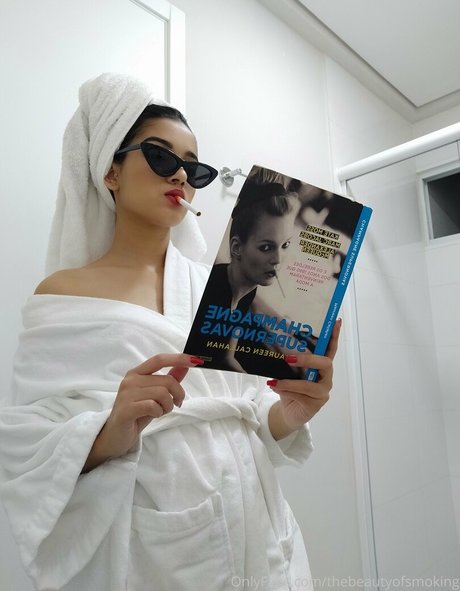 thebeautyofsmoking model nudes photo