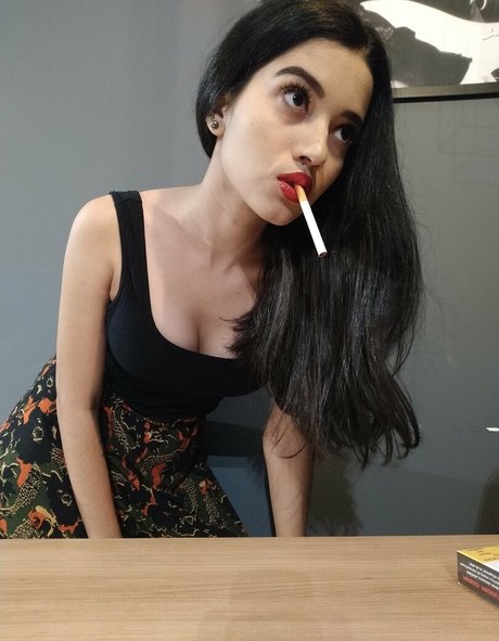 thebeautyofsmoking high quality model galleries