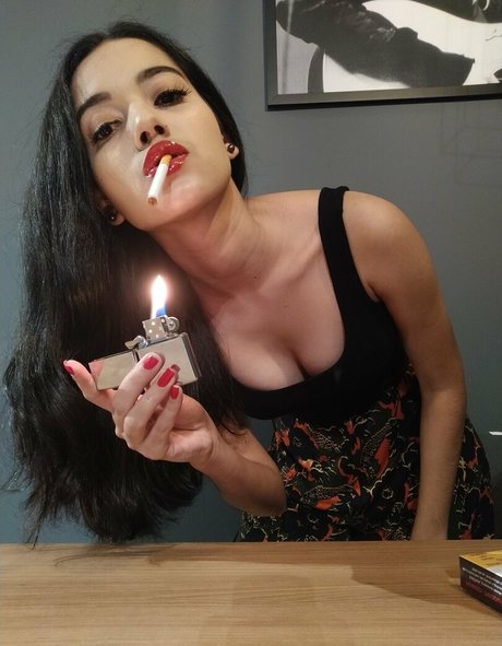 thebeautyofsmoking erotic pornstar image