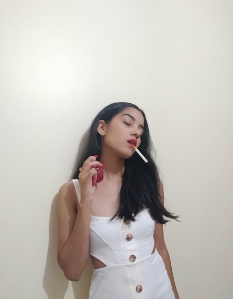 thebeautyofsmoking actress galleries