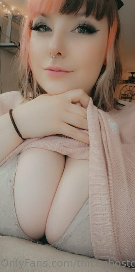 thiccghostgirl star sexy pictures