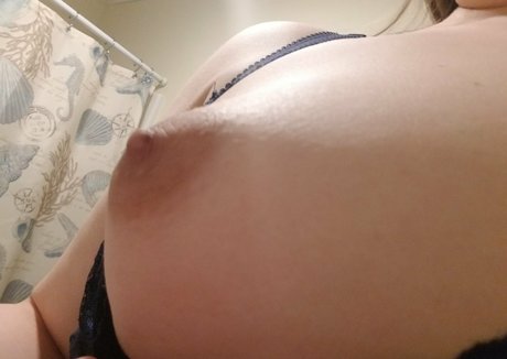 busty mom onlyfans hot sexy photos