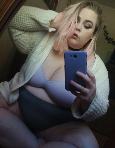 fatstonerchick free model exclusive photos