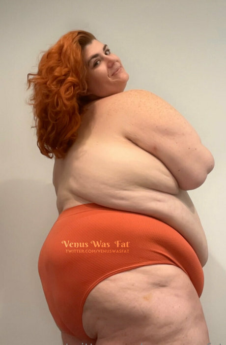 blonde milf onlyfans perfect images