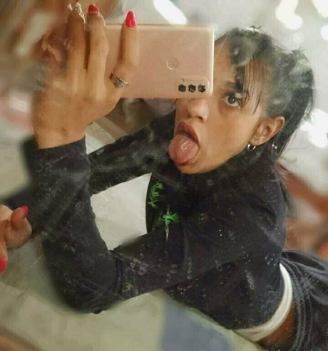 lelymaid hot actress image