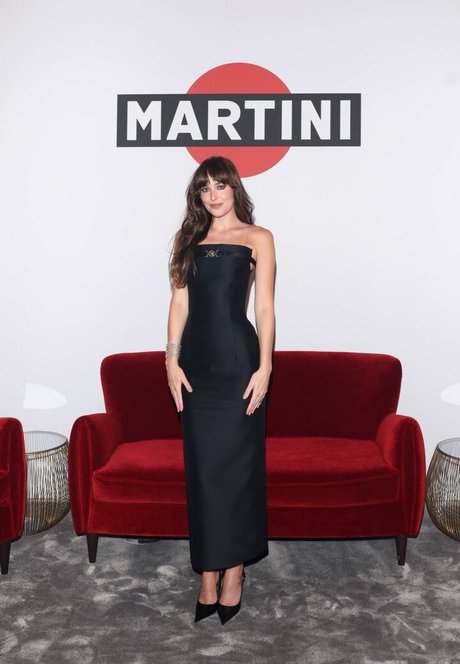 Dakota Johnson pornographic star photo