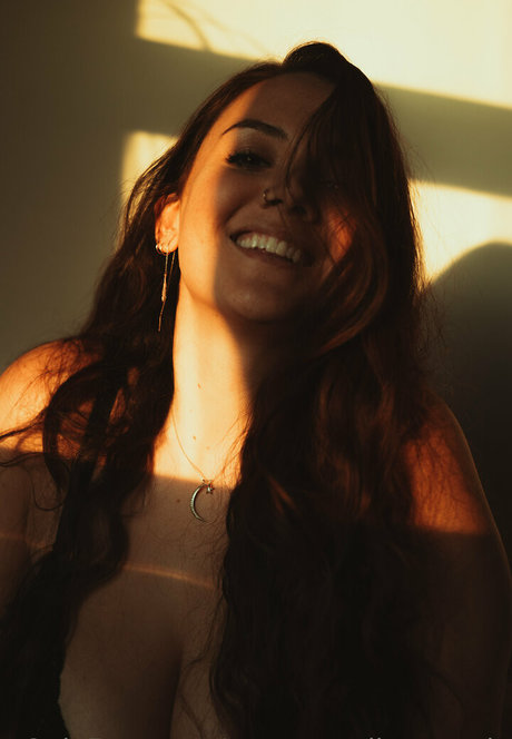 morgangallocomedy hot model pics