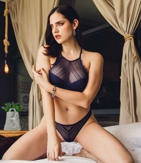 lips onlyfans nude image