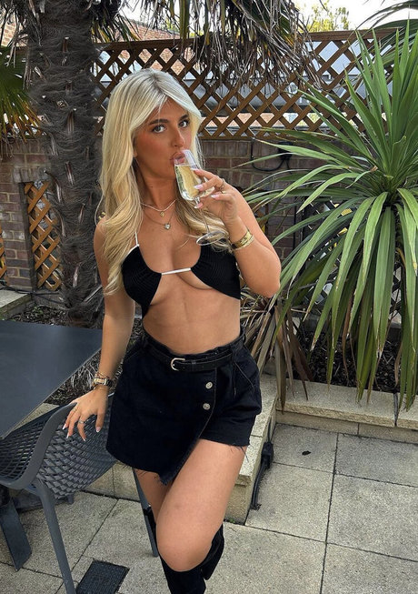 izzytaffs pornstar adult galleries