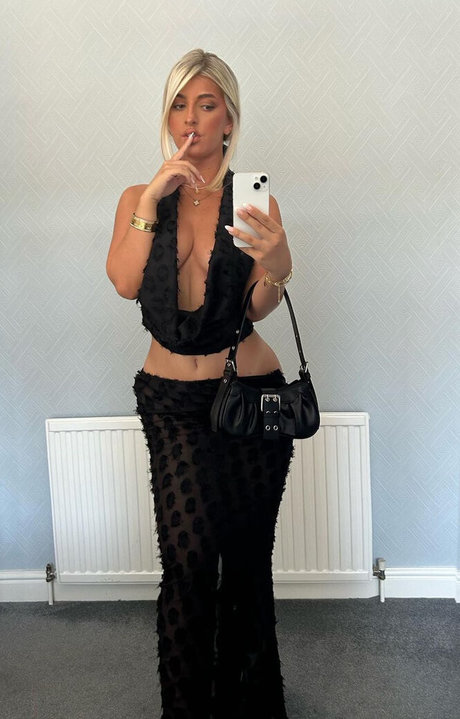 izzytaffs nude star picture