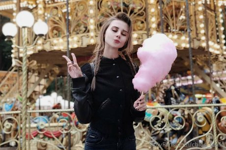 black hair onlyfans top picture