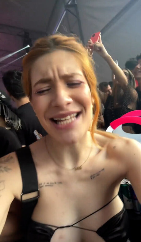 Carol Camargo perfect model image