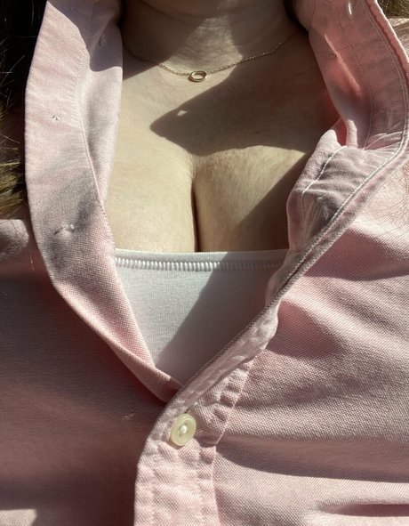 uskyldigesara model hot img