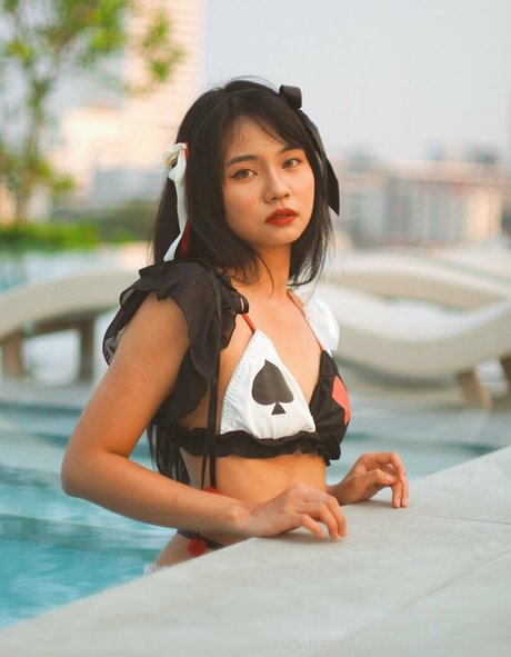 Darkrabbithouse model naked photos