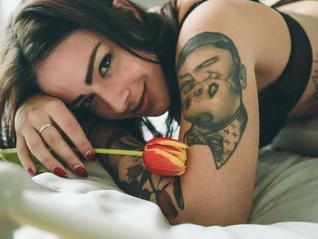 Francesca Vicari pretty model galleries