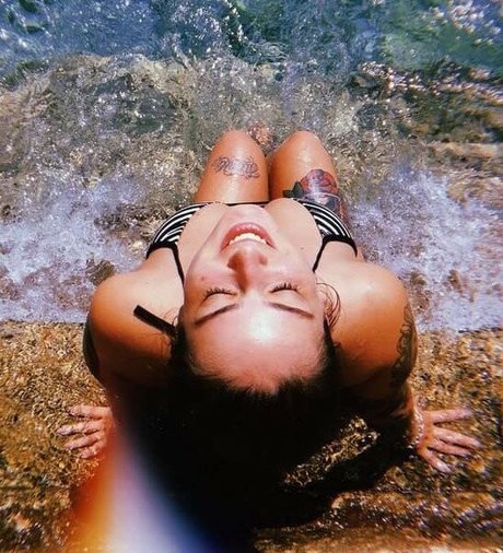 Francesca Vicari star pornographic photo