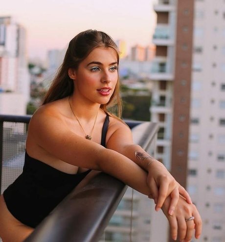 curvy blonde milf onlyfans exclusive pics