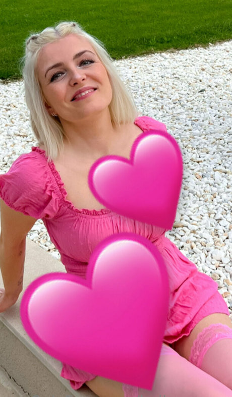 bellas paws porn model galleries