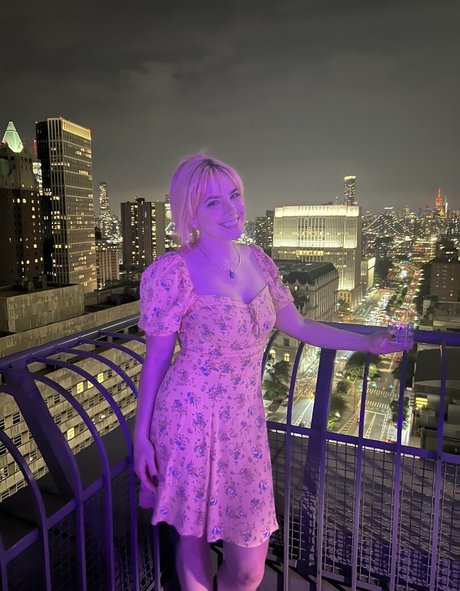 pink hair onlyfans free sexy picture