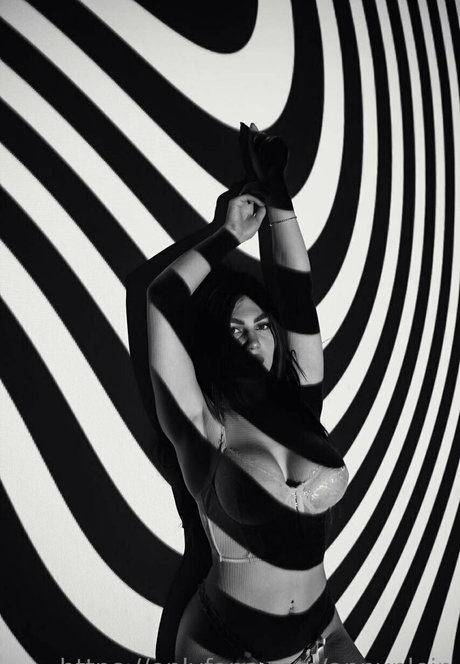 midget nude onlyfans art naked images