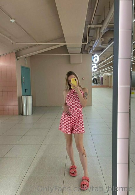 tati blonde star art photos