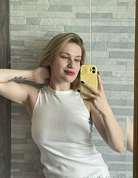 tati blonde perfect star archive