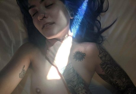 asian shemale onlyfans nude images