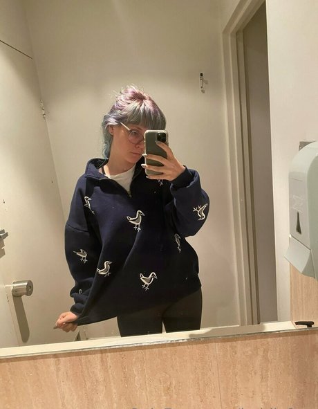 heidivfree pretty model gallery