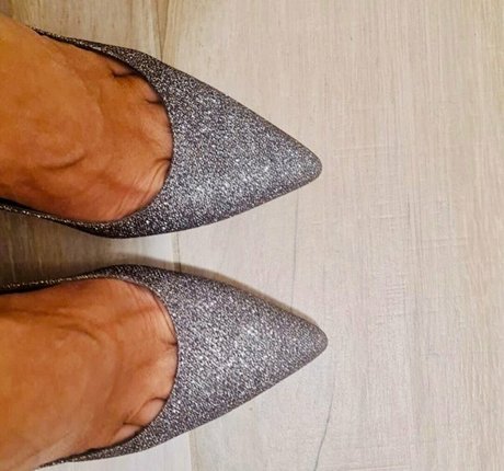 adelaide sportsfeet actress photos