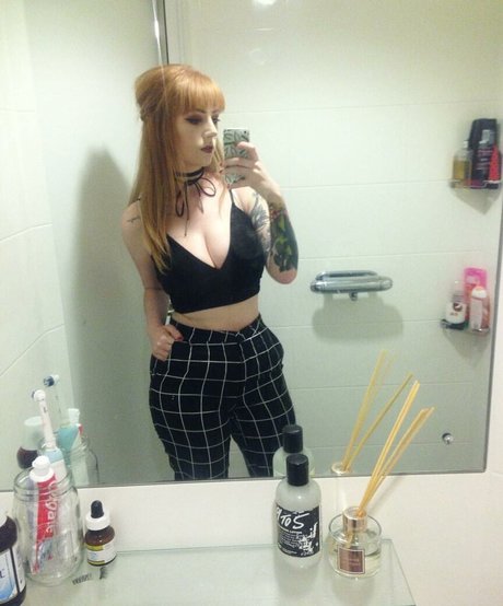 Hollie Rutter model top pics