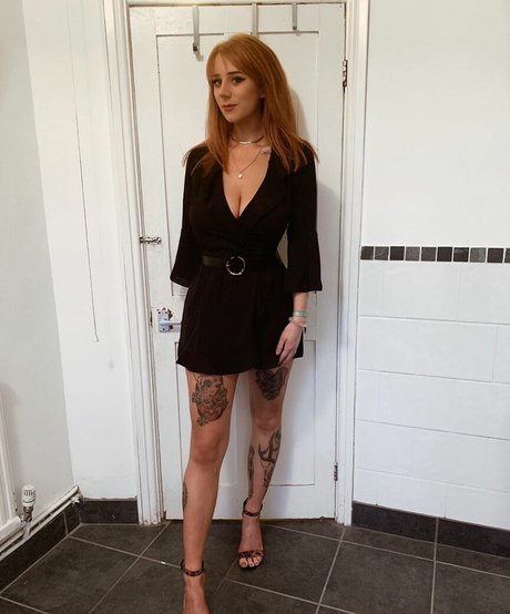 Hollie Rutter pornstar sexy photo